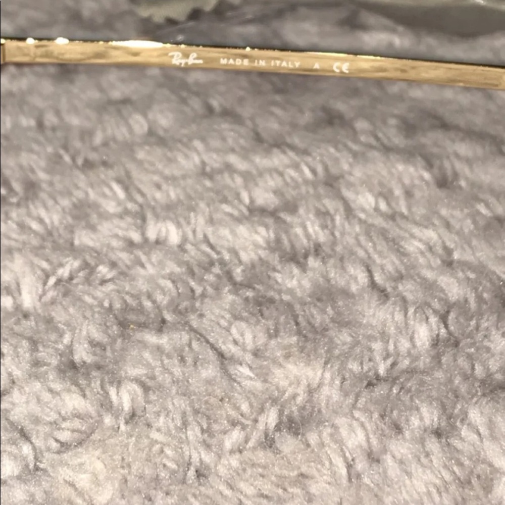 Ray-Ban Aviators - Picture 3 of 6